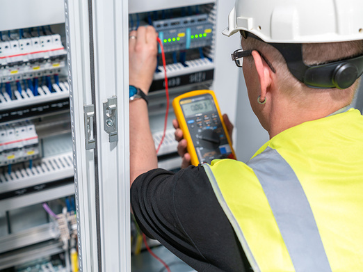 Elektroanlagen-Kontrolle bei Elektro Voigt GmbH in Großbreitenbach OT Altenfeld